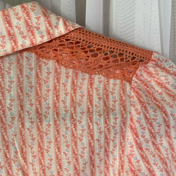 Free People buttons up bohemian dress with long sleeves.Perfect for summer. - Picture 8 of 10